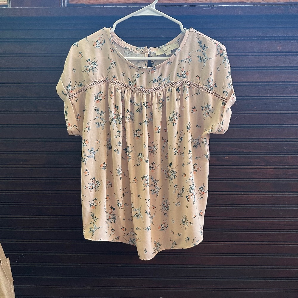 ‼️LAST CHANCE‼️Loft Floral Blouse